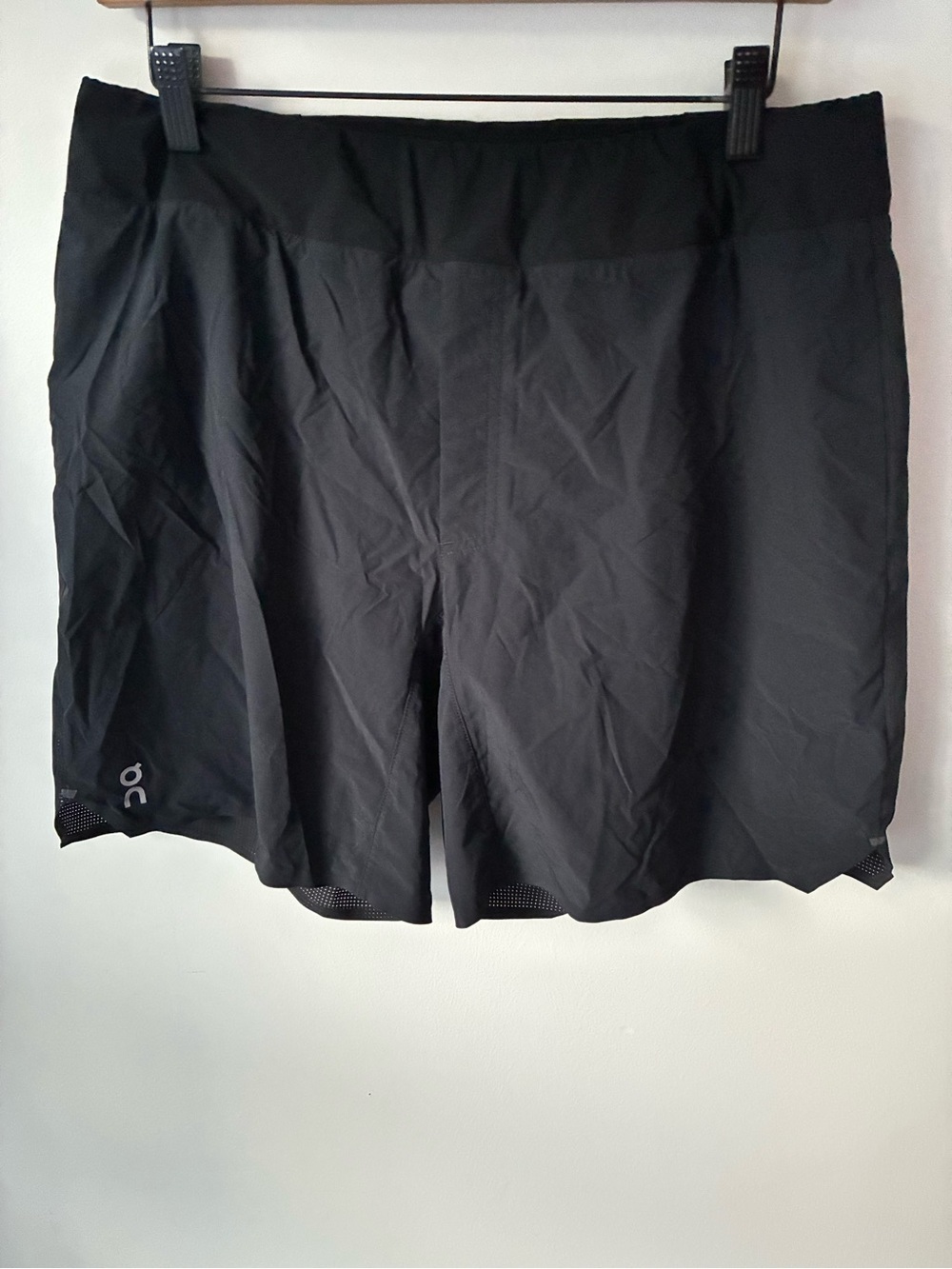 On Cloud Shorts Menβs L Lightweight Black Lined Running Training 5β Performance